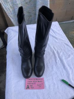 Women Boots Size 6