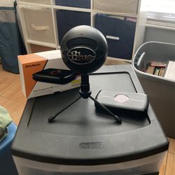Game Capture And Blue Snowball Microphone