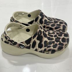 Women’s platform Crocs size 9
