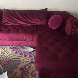 GORGEOUS SECTIONAL COUCH SOFA