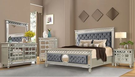 Bedroom set 4 pc Silver finish, Mirrored. Queen size. New Especial price