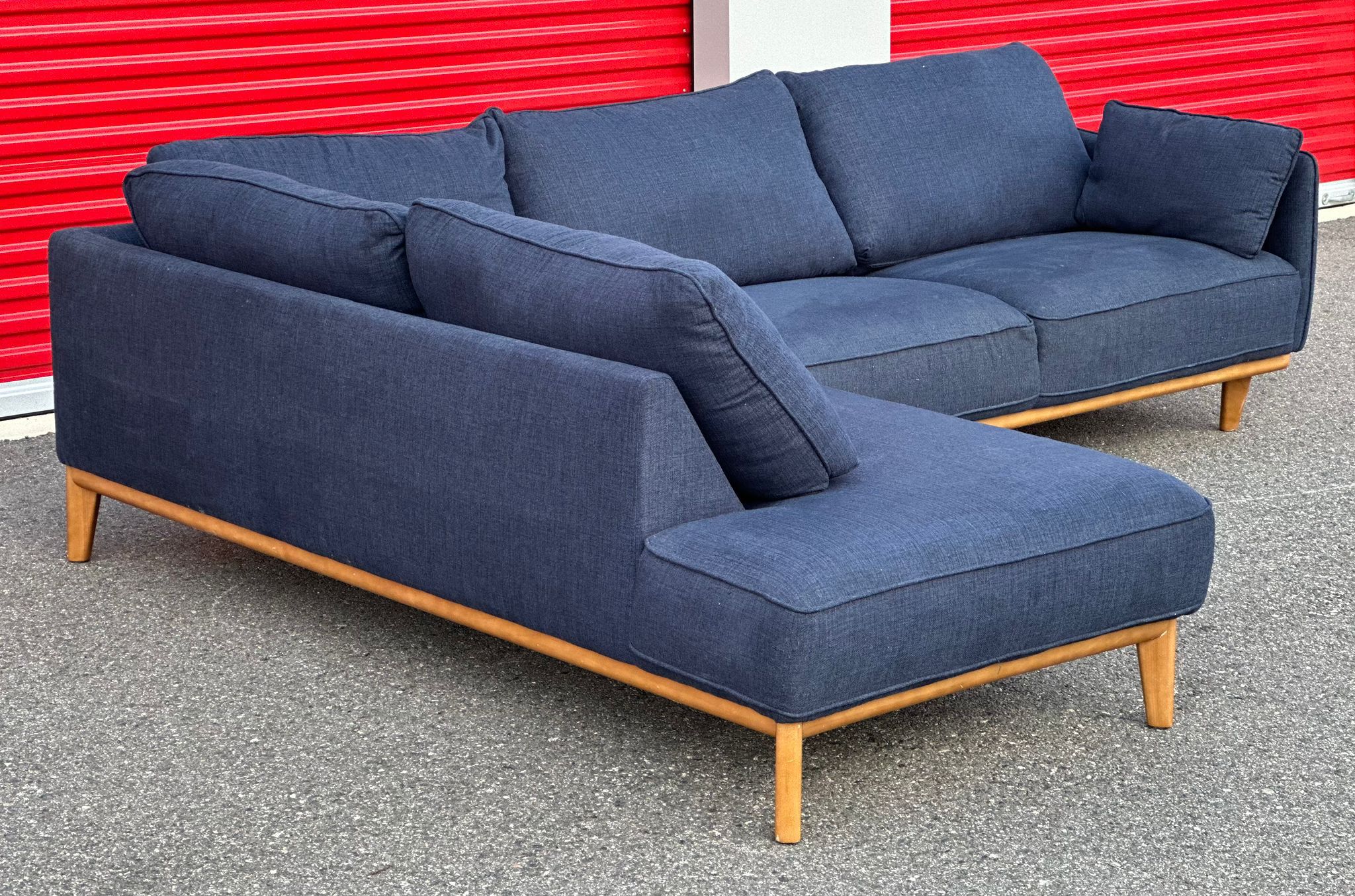 SECTIONAL COUCH  MACYS BLUE DELIVERY AVAILABLE 🚚