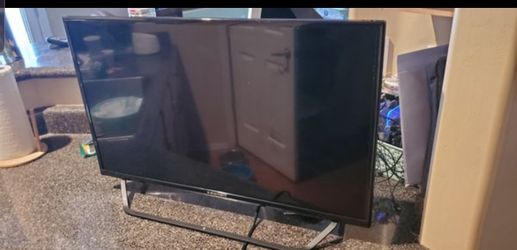 Element 32 inch television