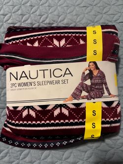 Nautica burgundy and white geometric patterned pajama set in size S #sleepwear #geometric  Size S new with tags Beautiful gift 🎁