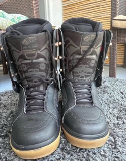 Vans hi standard OG snowboard boots size 11