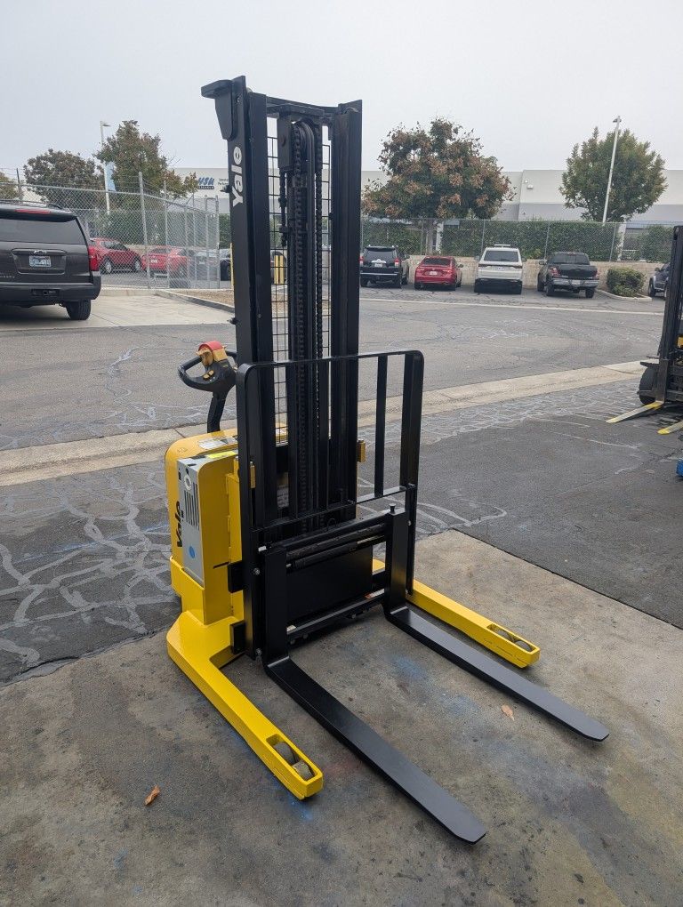 Yale MSW,040 Electric Pallet Stacker (534 Hours)