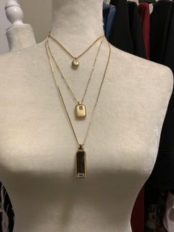 White House Black Market WHBM layered necklace gold plated