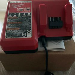 Milwaukee M12 And M18 Battery and rapid Charger