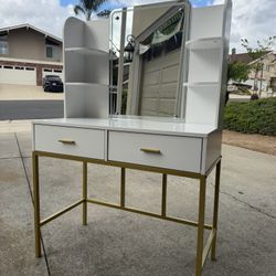 Vanity With Mirror Light