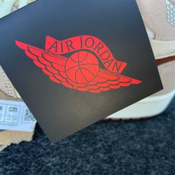 AJ1ZOOM CMFT 2