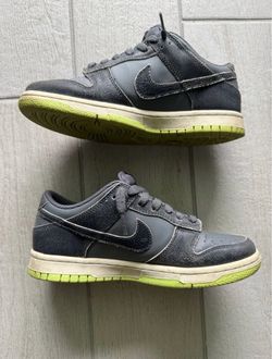 Size 5.5Y / 7 W - Nike Dunk SE Low Halloween - Cauldron (2022)