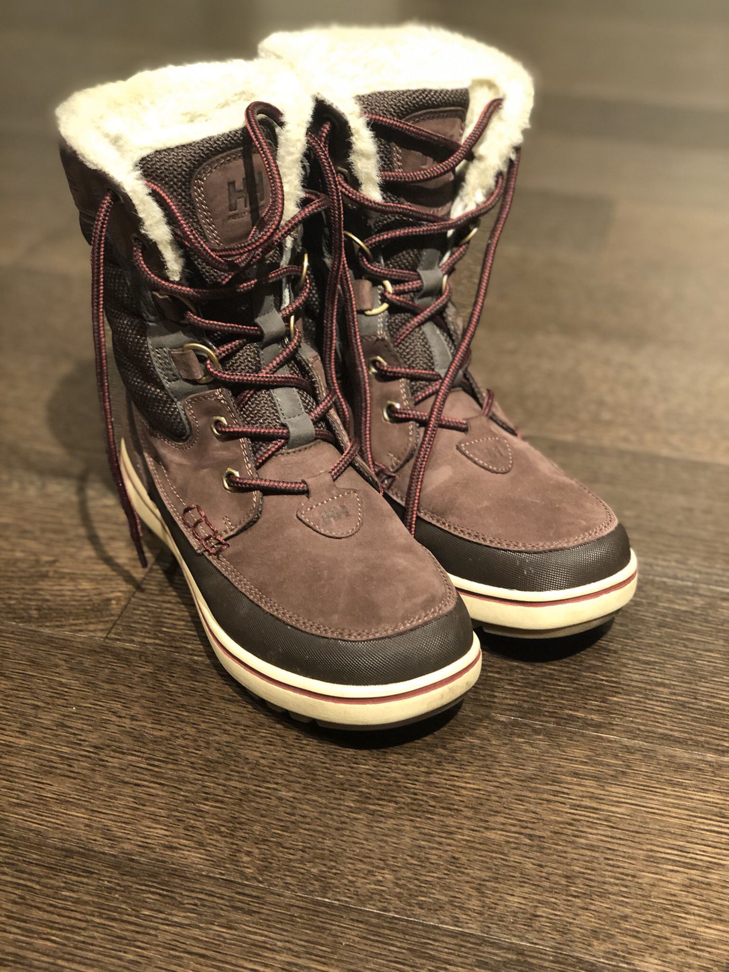 Helly Hansen snow boots