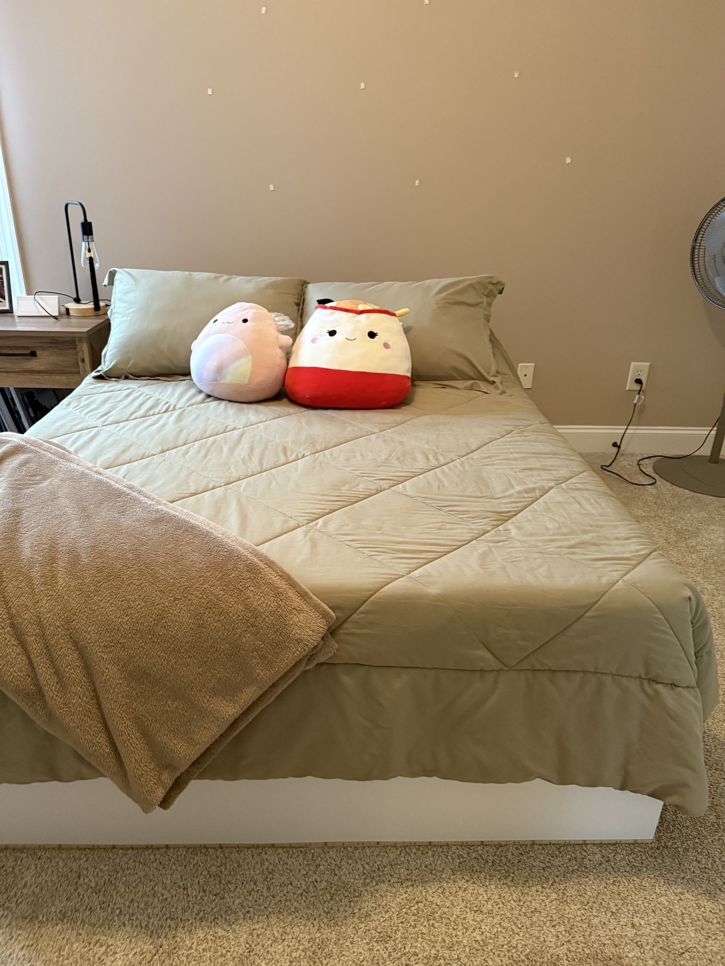 Platform Full Bed With 3 Drawers  And Mattress 