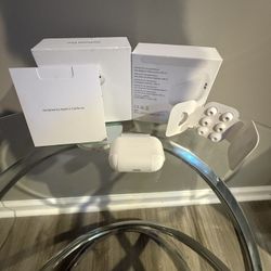 Air Pods Pro’s Gen 2 (USED)