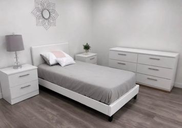 Twin bedroom set . Perfect stylish for your home ! - Juego de cuarto twin ¡ Estilo perfecto para Su hogar !