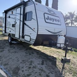 2017 Jayco SLX flight