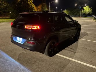 great opportunity to fix and flip jeep Cherokee 2015