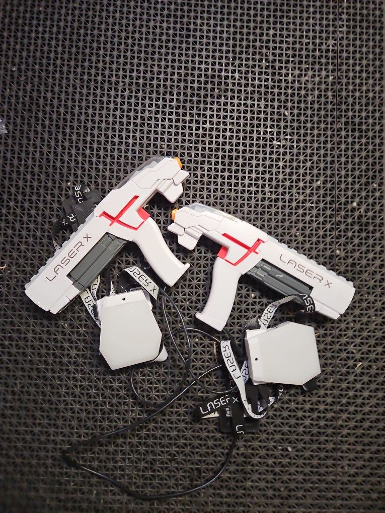 Lazer Tag Set Indoor/Outdoor LAZER TAG GUNS EUC