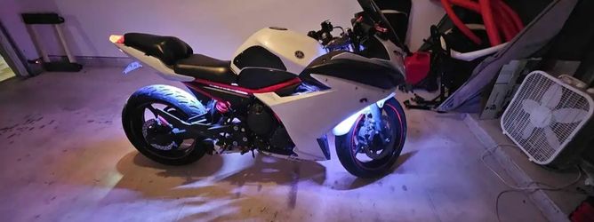 2013 Yamaha FZ6 – Clean Title – Tons of Upgrades