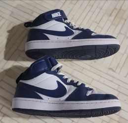 Nike borough  court Mid 2 size 4y