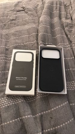 Black case for IPhone 17 Pro Max