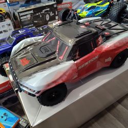 4x4 big size RC Short course Truck brushless electric 50 miles an hour ARRMA senton BLX 3s