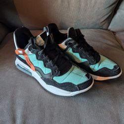 Jordan Ma2 - Size 12