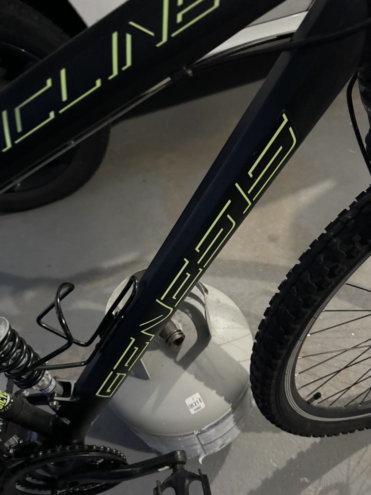 Genesis 72950 29inch Incline Mountain bike for men for Sale in
