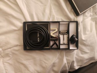 Michael Kors Belt w box