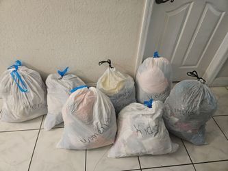 Mixed used clothes.