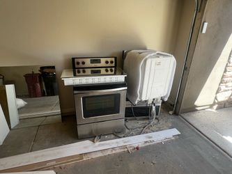 Full set of stainless appliance. Great condition