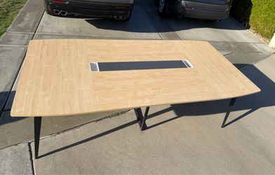 Desk/ table