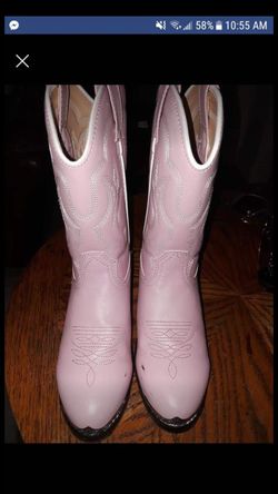 Girls boots sz 2....