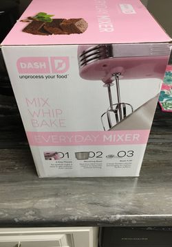 New DASH stand mixer in pink for Sale in Las Vegas, NV - OfferUp