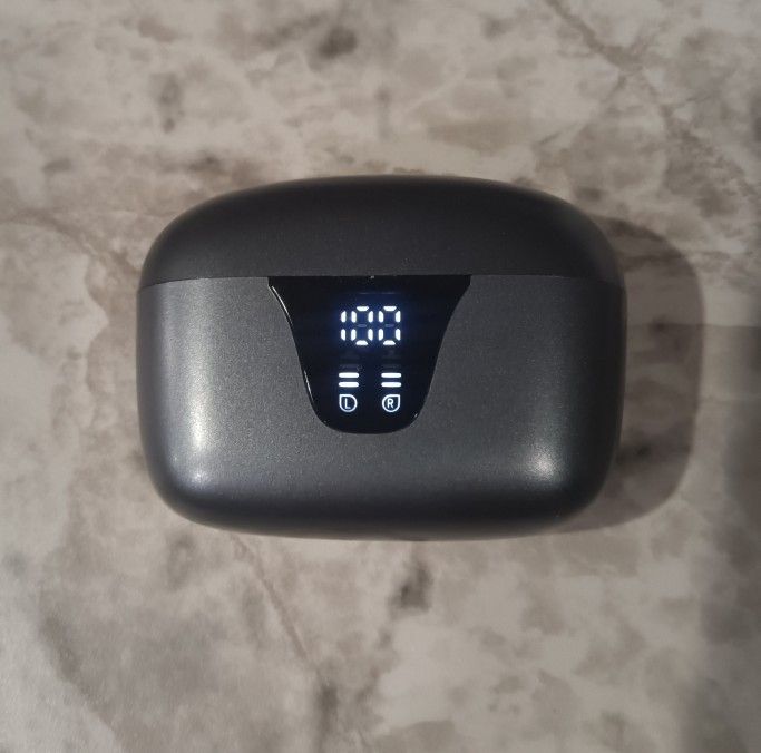 Wireless Earbuds (i-phone & Samsung compatible)