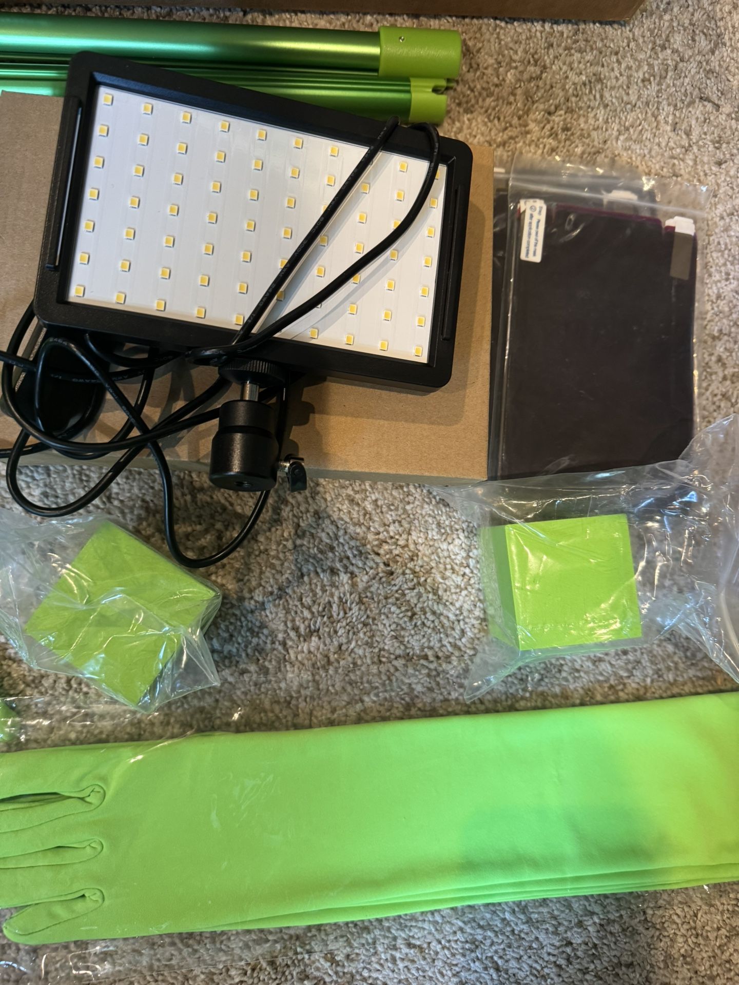 Teleplay Green Screen Kit, Lights And Tripods