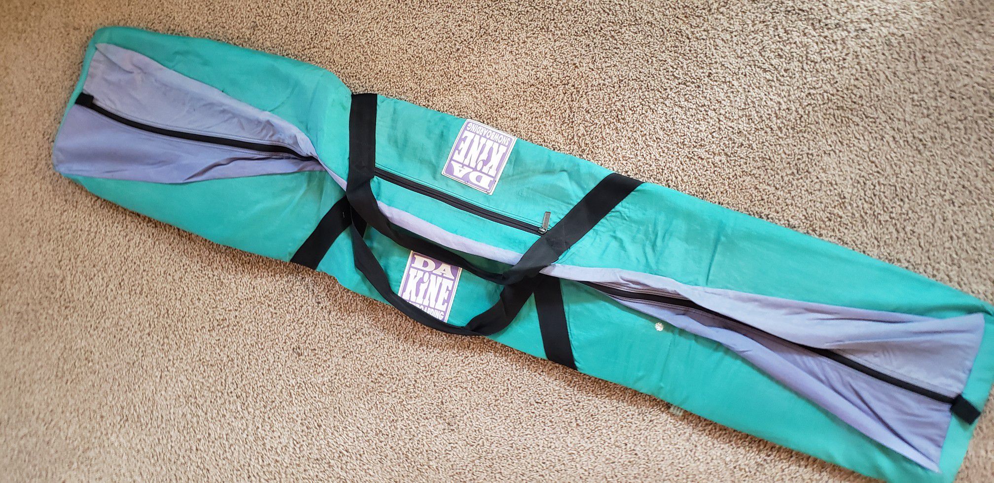 DaKine snowboard bag