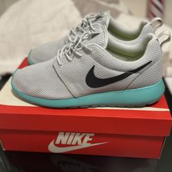 Nike Roshe Calypso