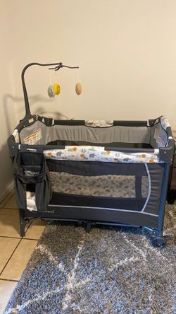 Baby trend nercery center play yard
