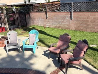 Used pool chairs with cushions