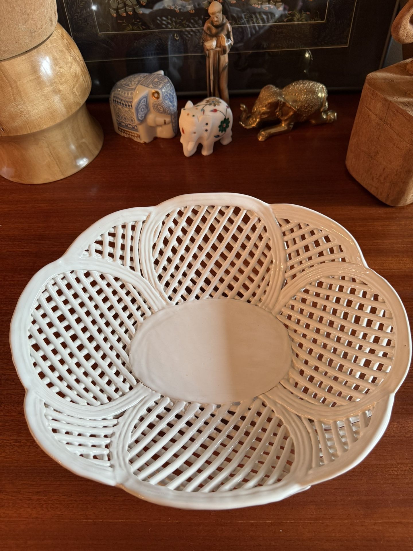 Savoir Vivre Open Lattice Scalloped Bowl