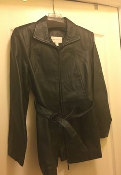 Brand New Women's black genuine Leather Trench coat jacket size Med