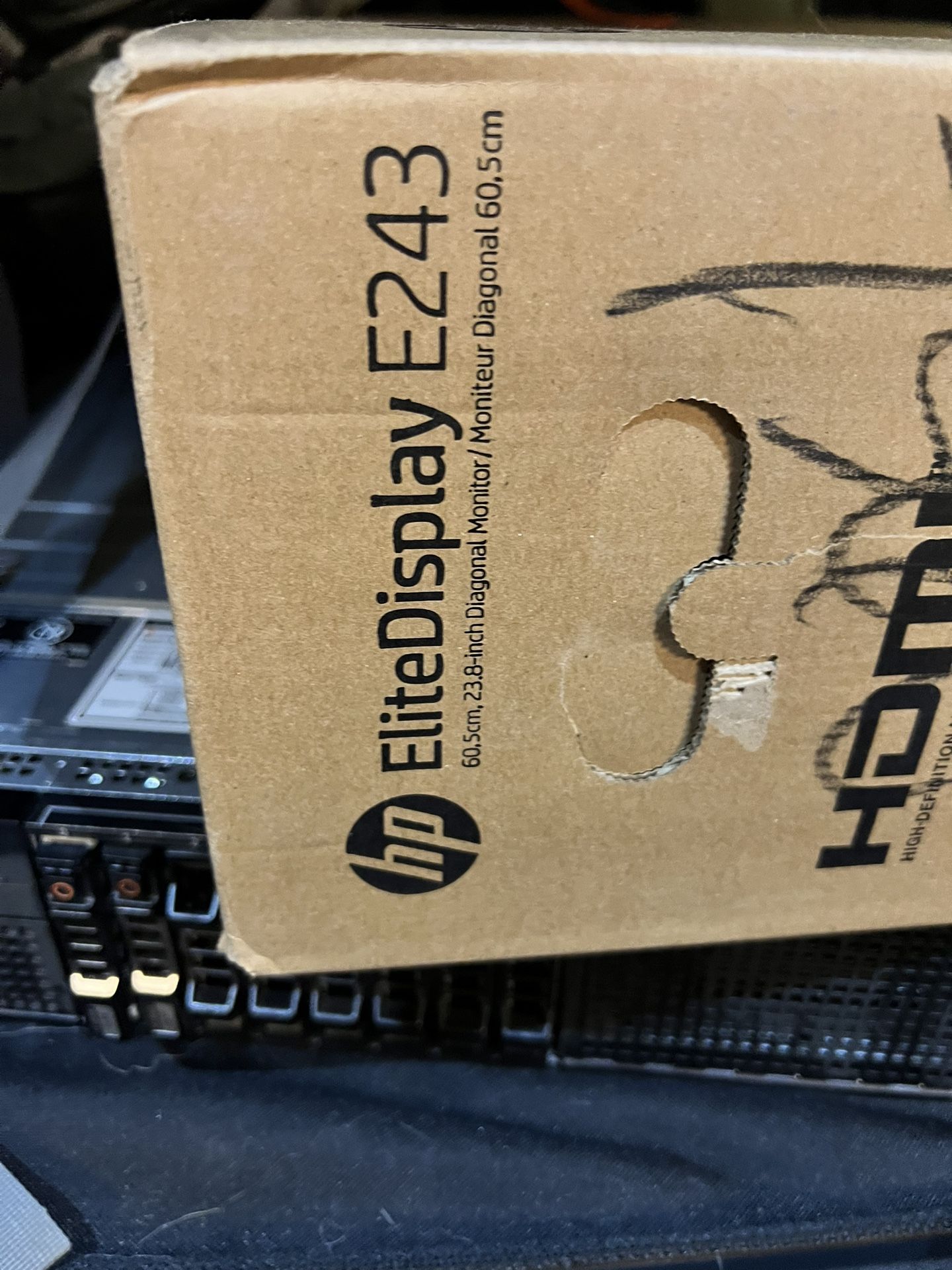 HP EliteDisplay E243