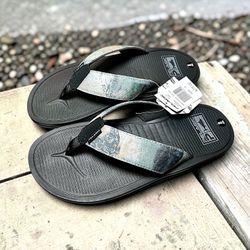 Pelagic Men’s Offshore Black Green Pattern Sandals Sz 8