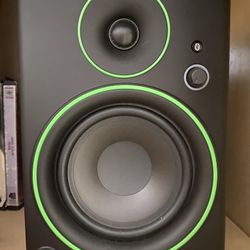 Mackie CR5 BT  (west Kendall Area)