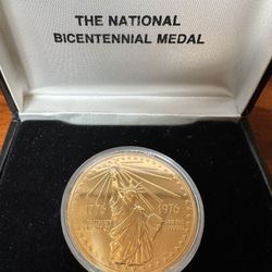 1976 National Bicentennial Gold Plated Medal, Statue Of Liberty-The Great Seal, American Revolution