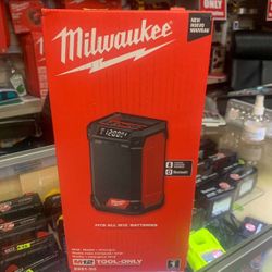 Milwaukee New Radio Speaker Bluetooth m12