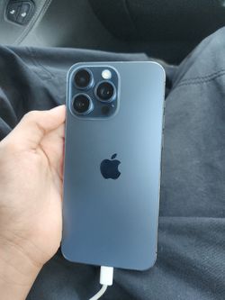 iPhone 15 PRO MAX (256GB UNLOCKED)