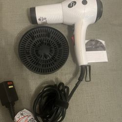 T3 Micro Featherweight Hairdryer with Diffuser