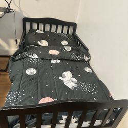 Toddler bed + mattress